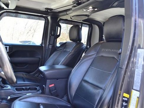 Used 2020 Jeep Gladiator Overland AWD/4WD image 18