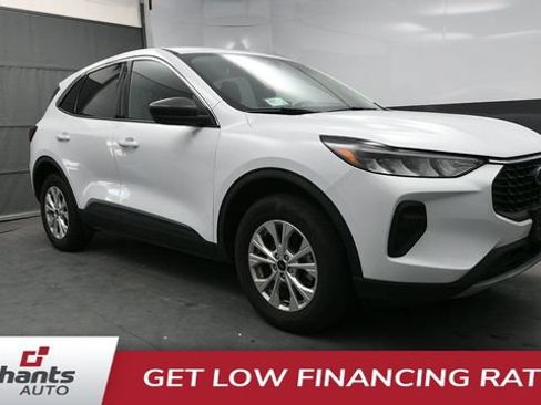 Used 2024 Ford Escape Active AWD/4WD image 2