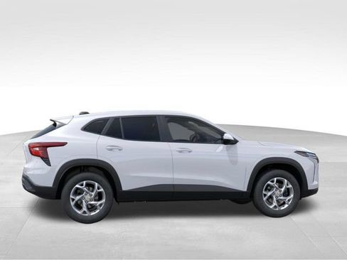 New 2026 Chevrolet Trax LS FWD image 5