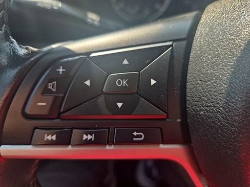 Used 2022 Nissan Sentra SV FWD image 15