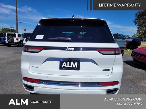 New 2025 Jeep Grand Cherokee Overland w/ Luxury Tech Group IV image 11