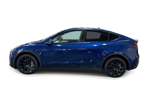 Certified 2023 Tesla Model Y Long Range AWD/4WD image 3