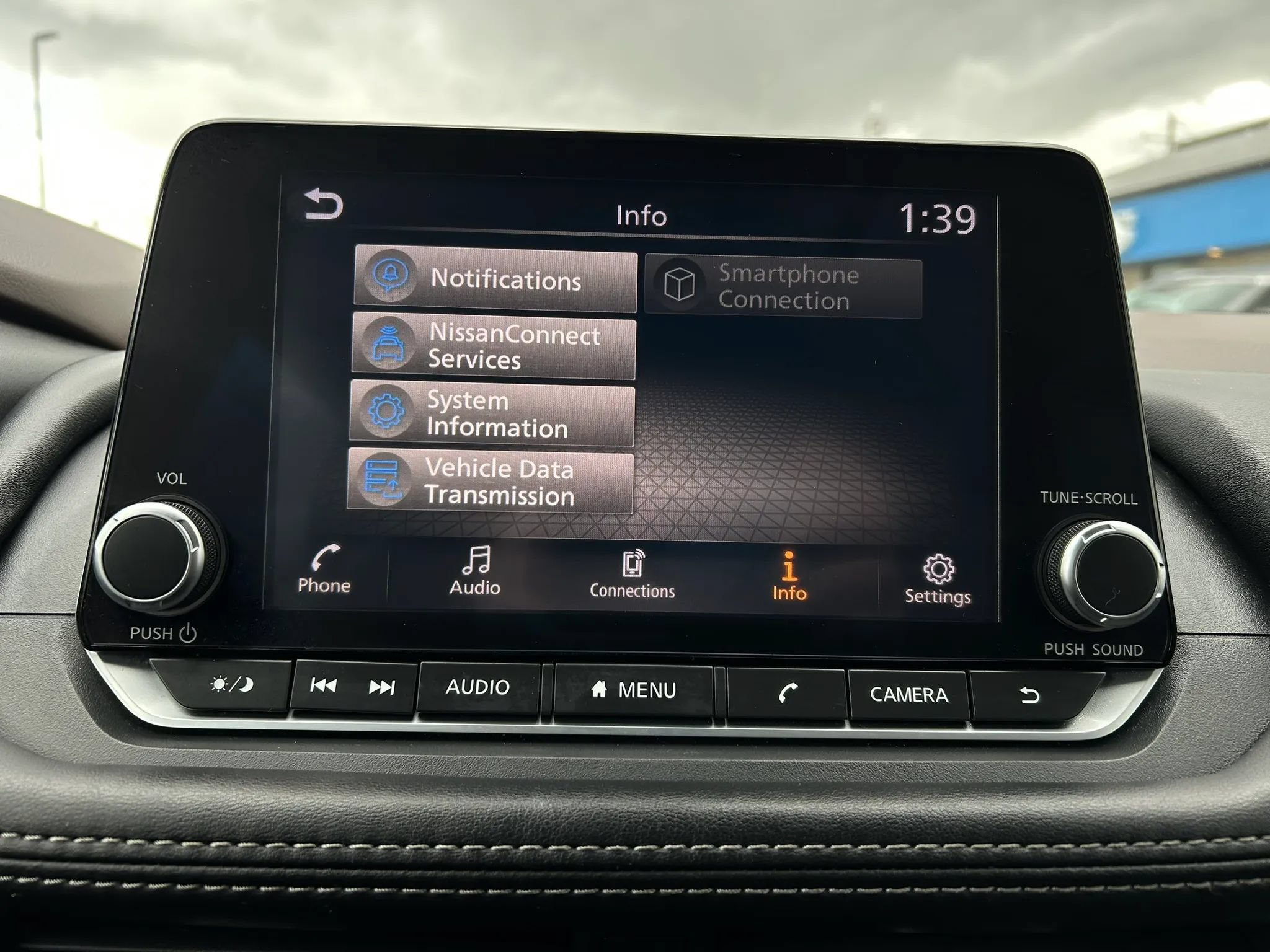 Used 2023 Nissan Rogue SV AWD/4WD image 18