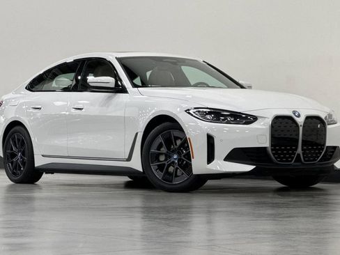 Used 2023 BMW i4 eDrive40 RWD image 2