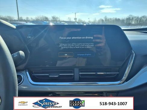 Used 2025 Chevrolet Trax LT w/ Driver Confidence Package image 18
