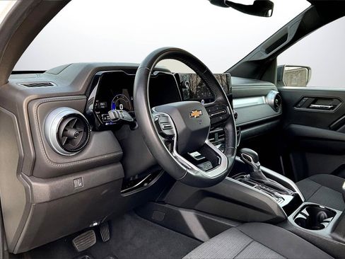 Used 2024 Chevrolet Colorado LT image 18