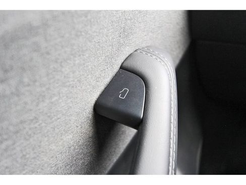 Used 2025 Tesla Model 3 RWD image 13