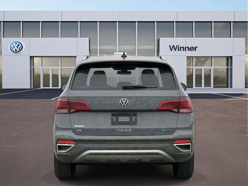 Used 2024 Volkswagen Taos SE w/ Panoramic Sunroof Package image 3