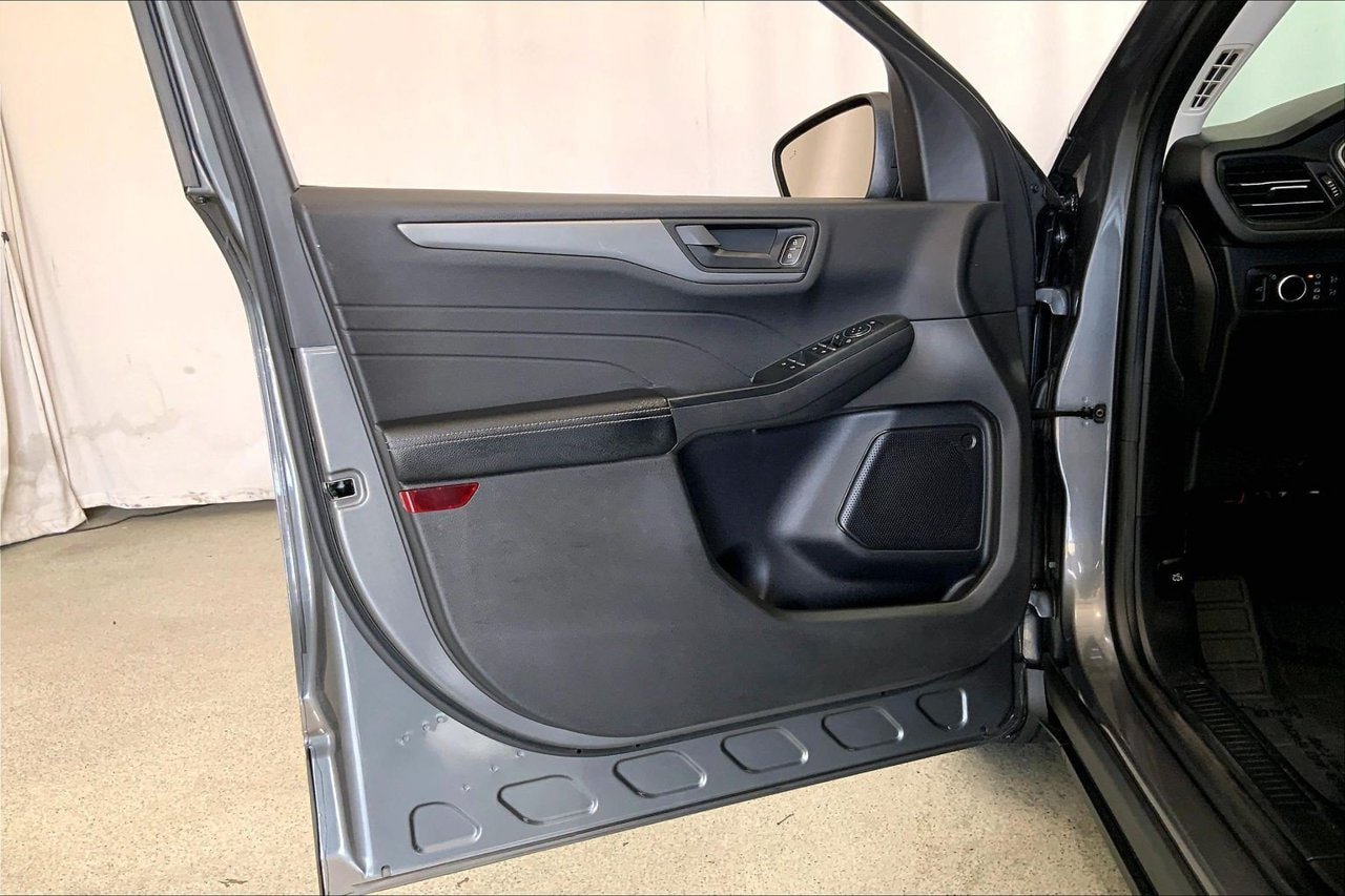 Used 2024 Ford Escape Active FWD image 24
