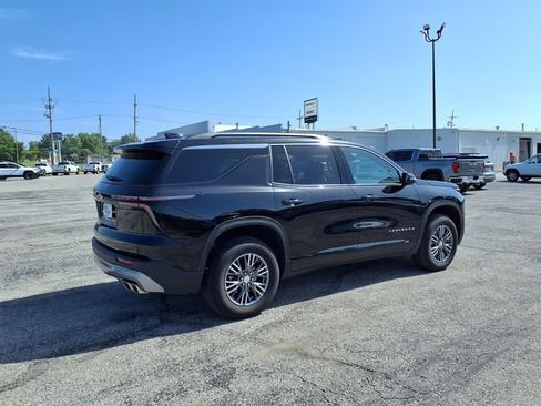 Used 2025 Chevrolet Traverse LT AWD/4WD image 22