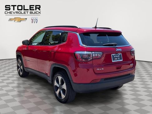Used 2018 Jeep Compass Latitude w/ Popular Equipment Group AWD/4WD image 3