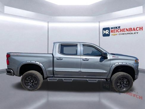 Used 2022 Chevrolet Silverado 1500 RST AWD/4WD image 3