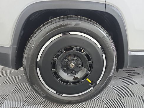 Used 2025 Rivian R1S Adventure AWD/4WD image 12