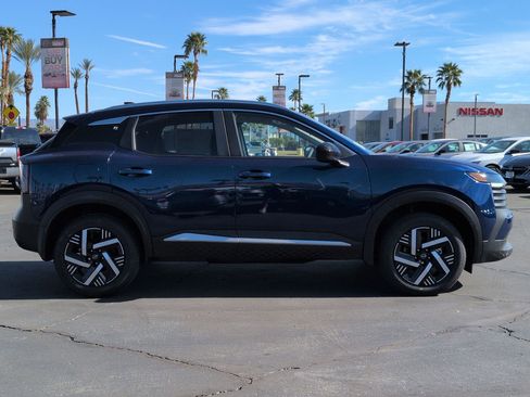 New 2026 Nissan Kicks SV image 5