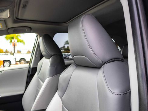 Certified 2020 Toyota RAV4 Limited image 17