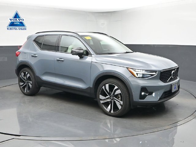 Used 2023 Volvo XC40 B5 Ultimate w/ Climate Package AWD/4WD image 1