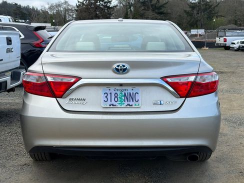 Used 2015 Toyota Camry XLE w/ Moonroof Package image 6