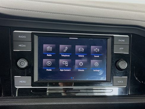 Used 2024 Volkswagen Jetta SE image 21