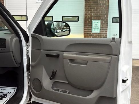 Used 2013 Chevrolet Silverado 1500 W/T image 9