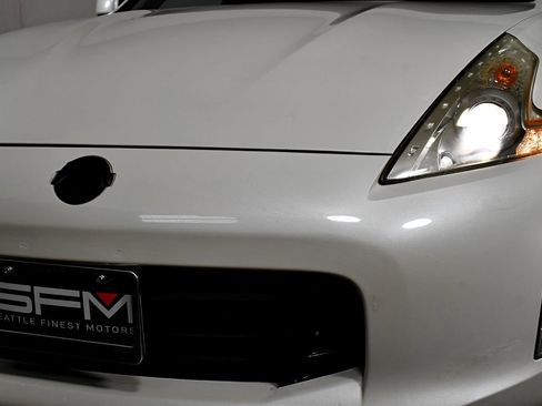 Used 2013 Nissan 370Z Touring w/ Sport Pkg image 13