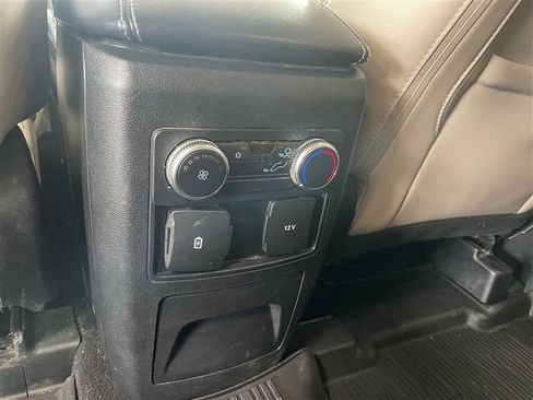 Used 2022 Ford Explorer XLT w/ Equipment Group 202A image 32