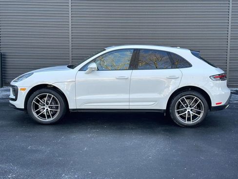 New 2026 Porsche Macan image 2