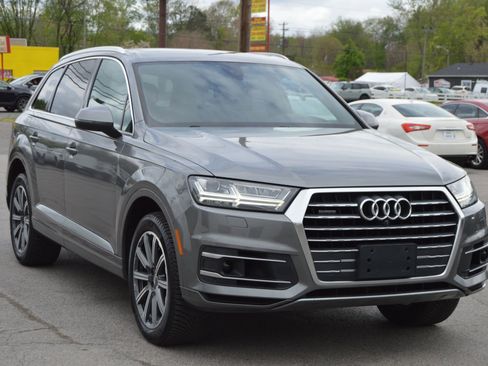 Used 2017 Audi Q7 3.0T Prestige image 2