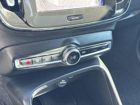 Certified 2026 Volvo XC40 B5 Plus AWD/4WD image 20