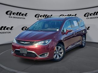 Used 2018 Chrysler Pacifica Limited w/ Advanced Safetytec Group video 1