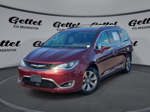 Used 2018 Chrysler Pacifica Limited w/ Advanced Safetytec Group image 1