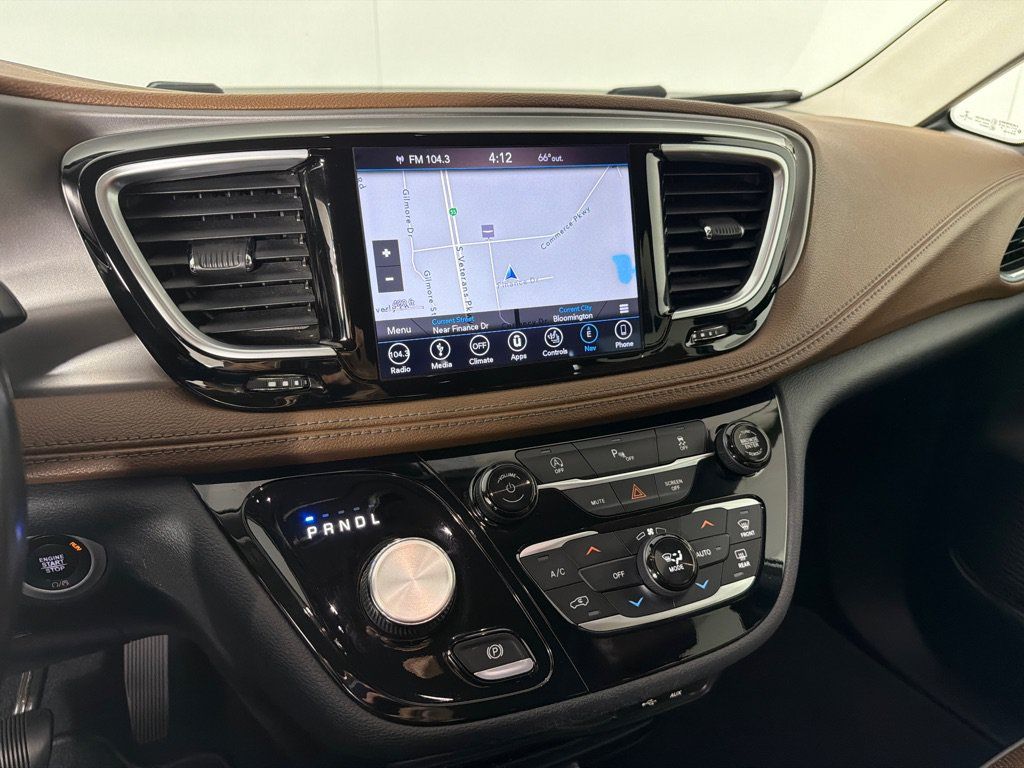 Used 2019 Chrysler Pacifica Limited FWD image 18