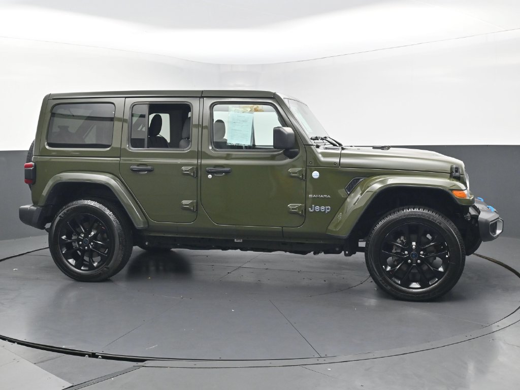Used 2024 Jeep Wrangler Unlimited Sahara AWD/4WD image 6
