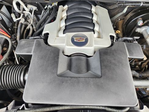 Used 2020 Cadillac Escalade ESV Platinum AWD/4WD image 33