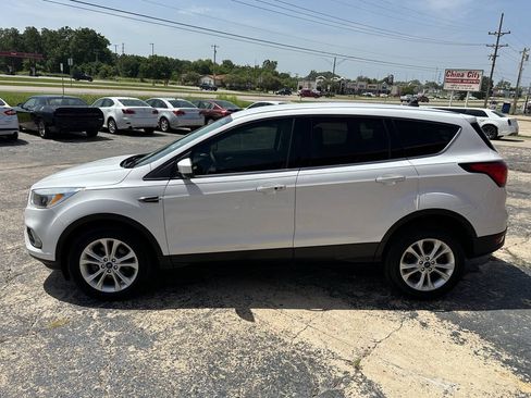 Used 2019 Ford Escape SE FWD image 6