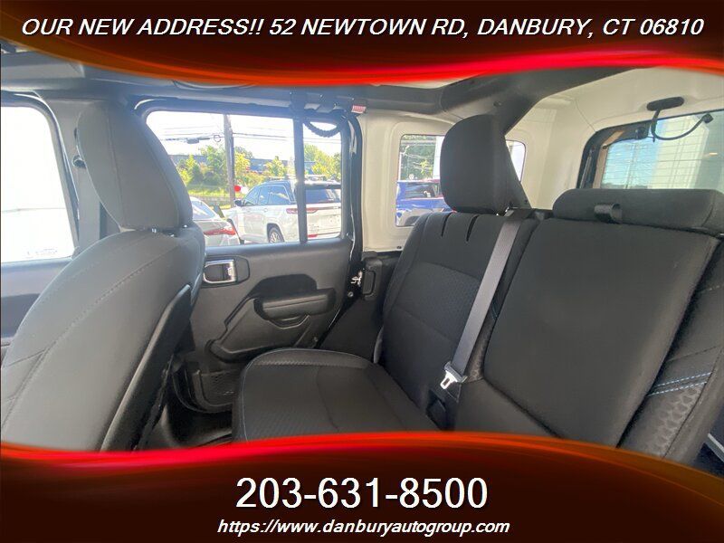 Used 2024 Jeep Wrangler Unlimited Rubicon 4xe w/ Technology Group AWD/4WD image 26