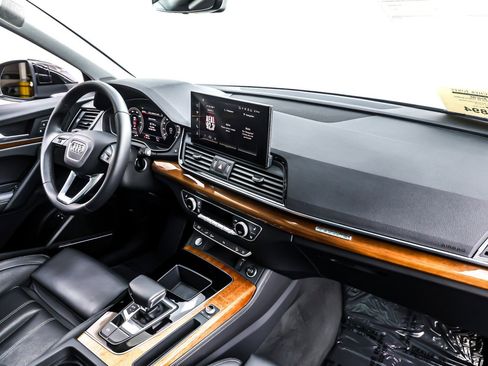 Used 2024 Audi Q5 e Premium Plus image 15