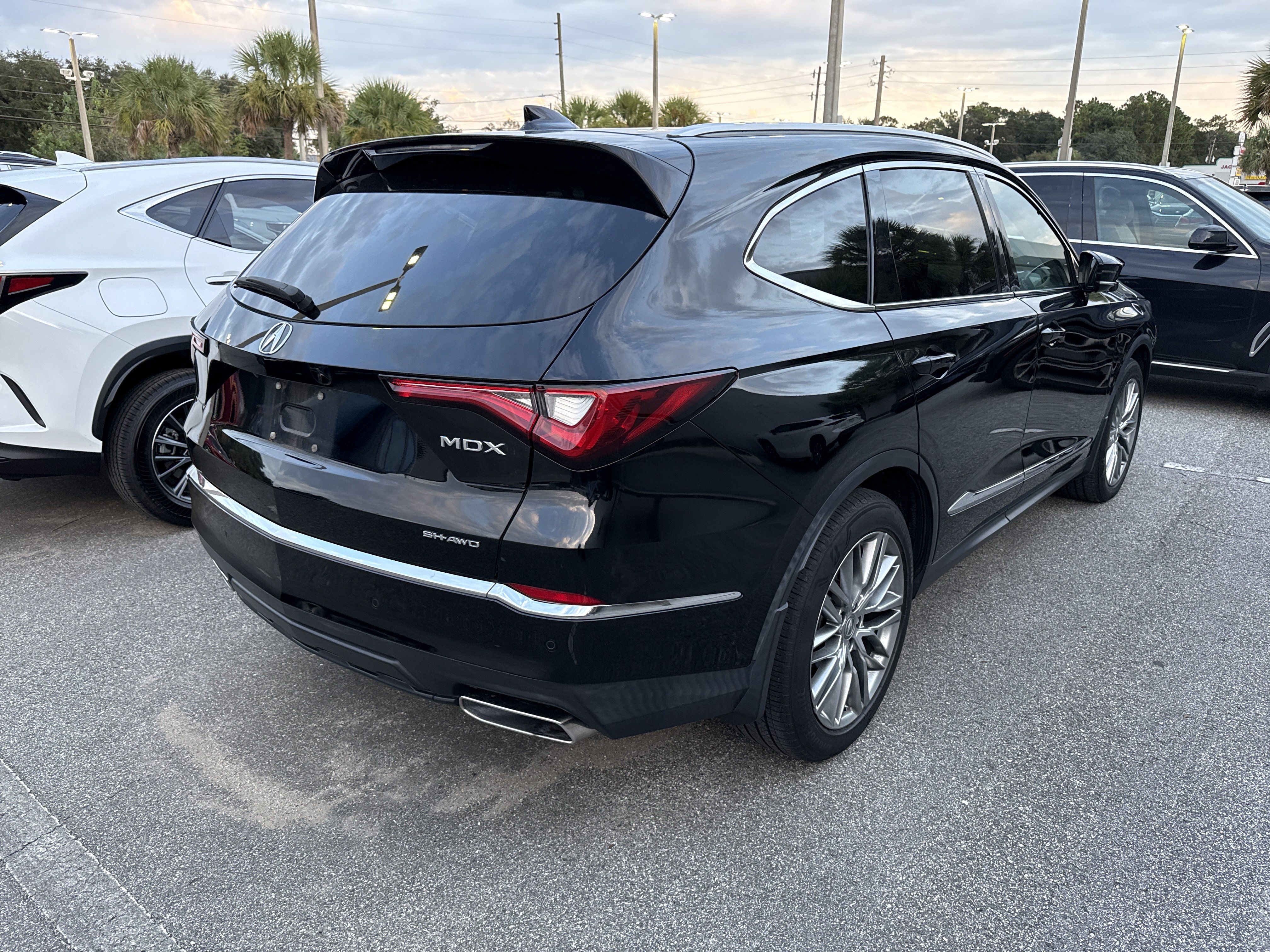 Used 2022 Acura MDX w/ Advance Package AWD/4WD image 4