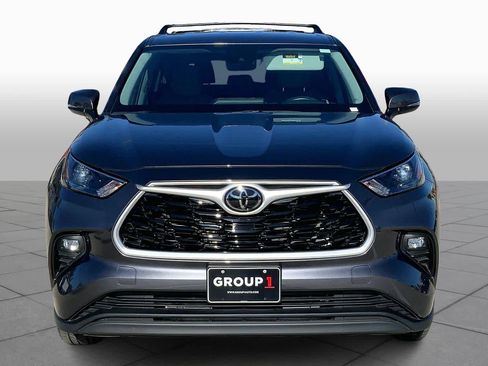 Used 2023 Toyota Highlander LE image 4