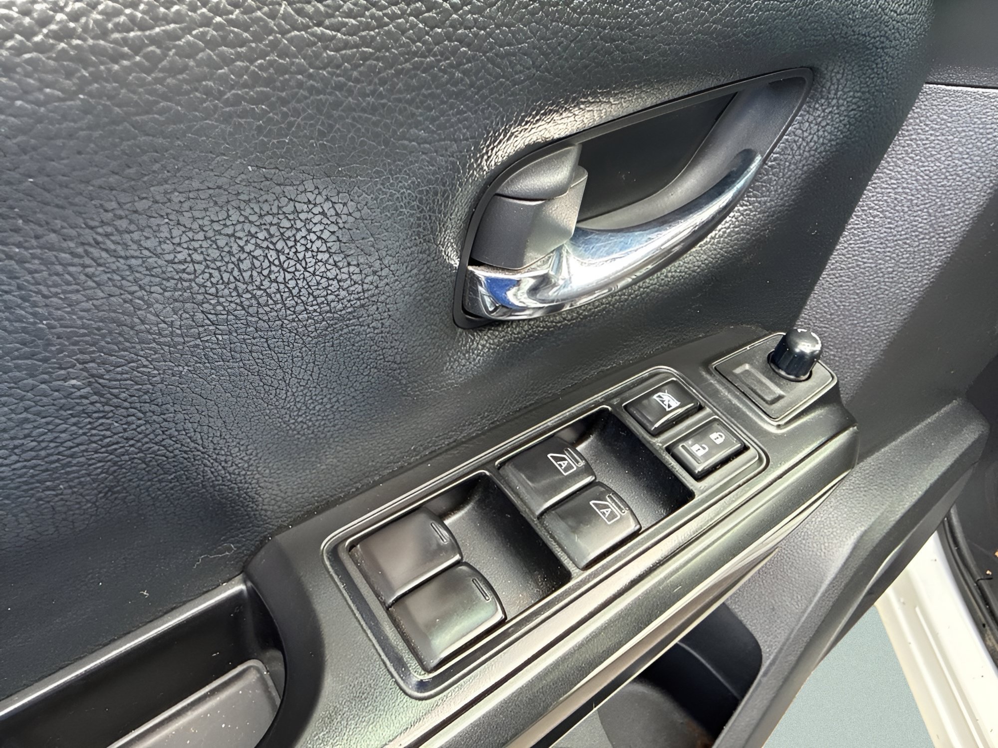 Used 2023 Nissan Titan SV w/ SV Convenience Package AWD/4WD image 24
