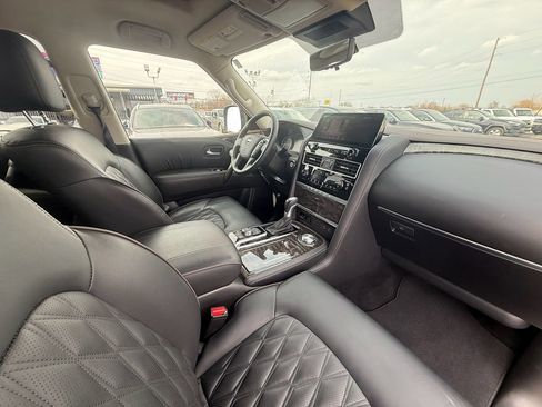 Used 2024 Nissan Armada Platinum image 26