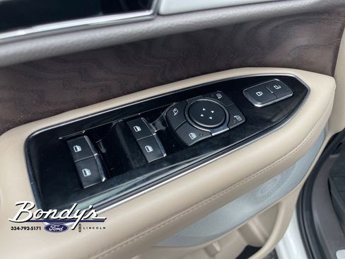 Used 2024 Lincoln Navigator L Reserve image 8