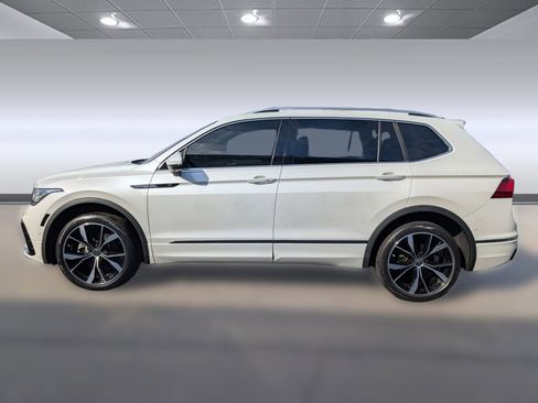 Used 2022 Volkswagen Tiguan SEL R-Line image 2
