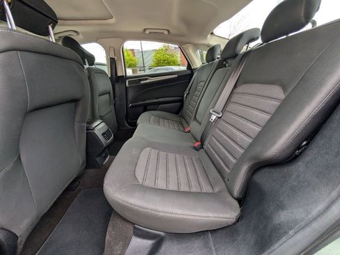 Used 2020 Ford Fusion SE FWD image 17