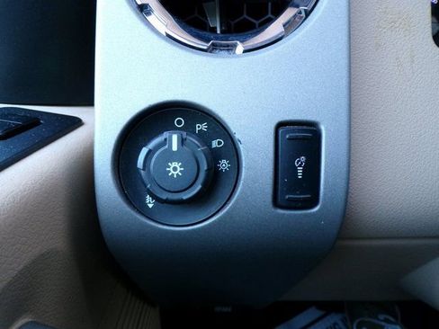 Used 2015 Ford F350 Lariat image 23