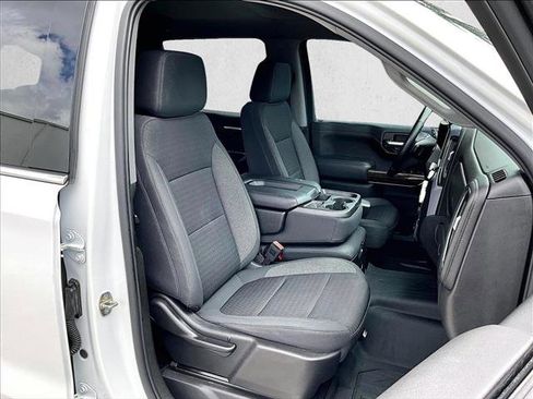 Used 2020 GMC Sierra 1500 SLE w/ SLE Value Package image 9