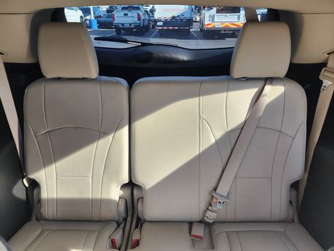 Used 2019 Buick Enclave Essence image 16