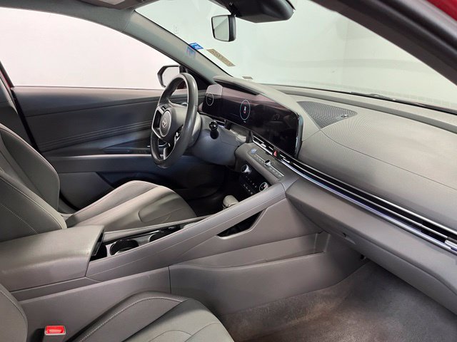 Used 2025 Hyundai Elantra SEL FWD image 11