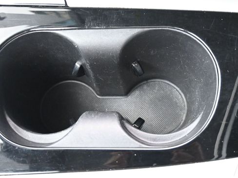 Used 2025 Hyundai Elantra Limited image 33