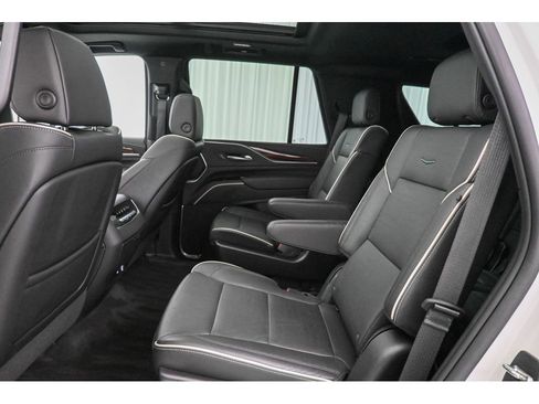 Used 2023 Cadillac Escalade Premium Luxury image 21