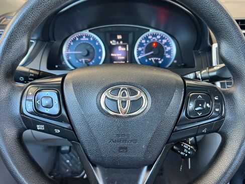 Used 2016 Toyota Camry LE FWD image 22